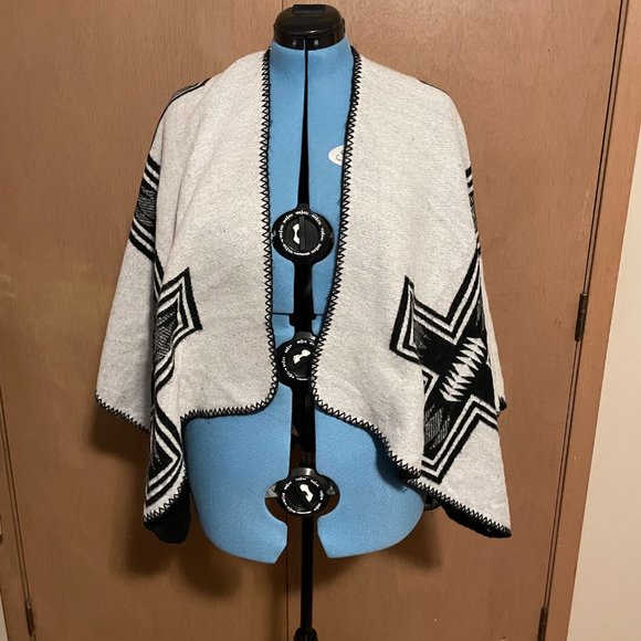 Patterned Reversible Poncho - Picture 2 of 5